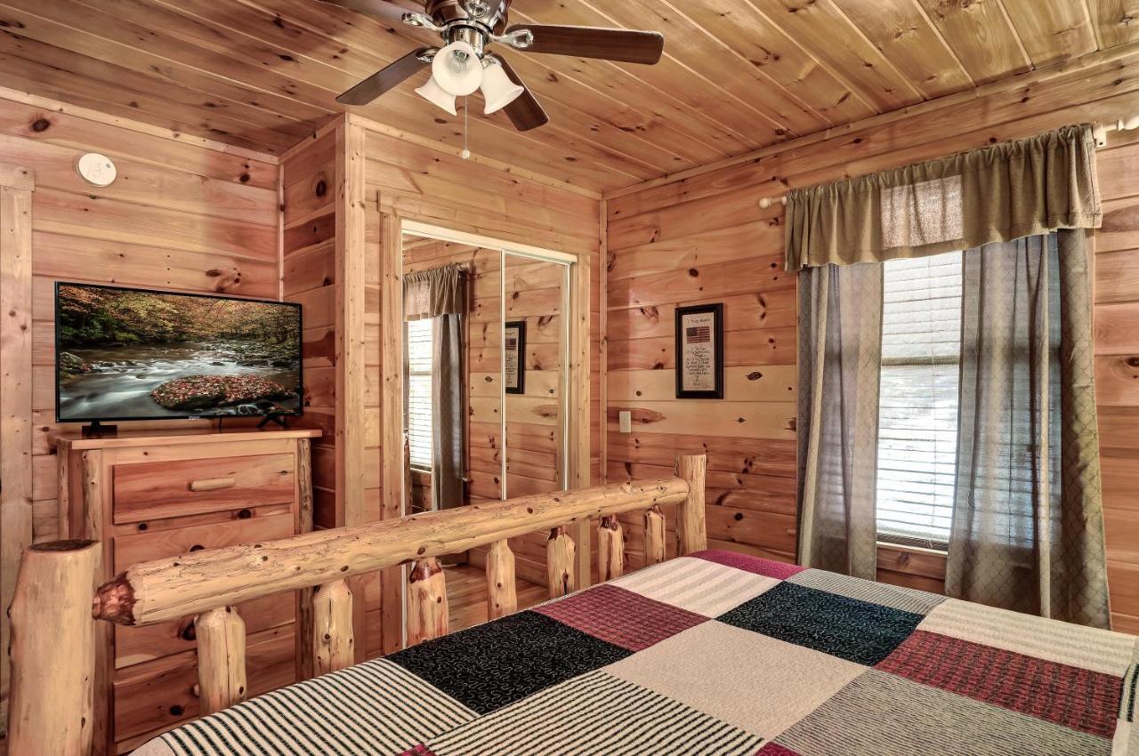 Goldilocks' Honey Pot Chalet *